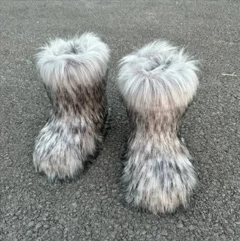 Raccoon fur plush snow boots, perfect for winter warmth and style - Rafaga1